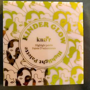 Kinder Glow Highlighting Palette